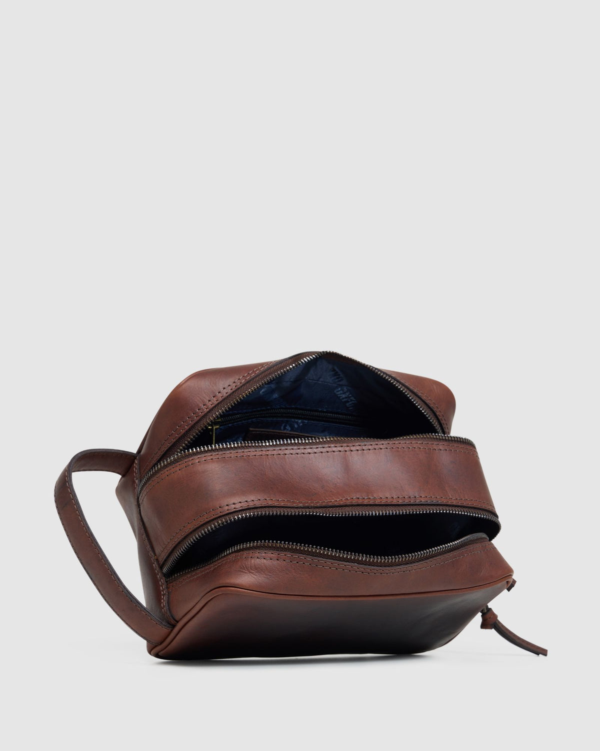 Traveller Leather Wash Bag MENS ACCESSORIES