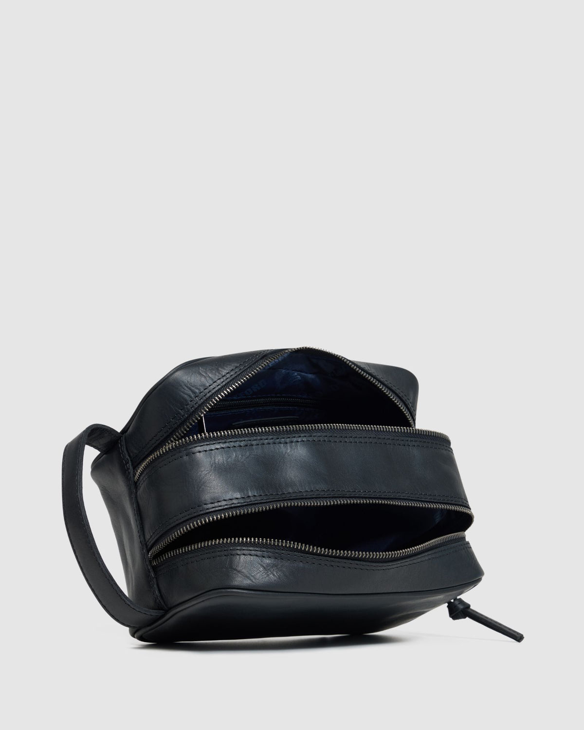 Traveller Leather Wash Bag MENS ACCESSORIES