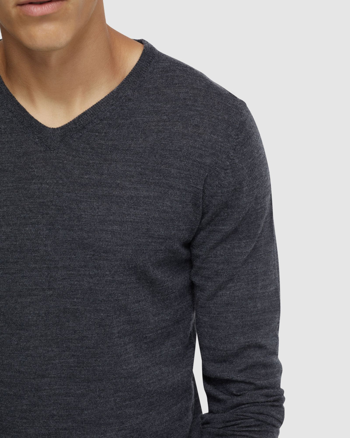 V-NECK PURE MERINO WOOL KNIT MENS KNITWEAR
