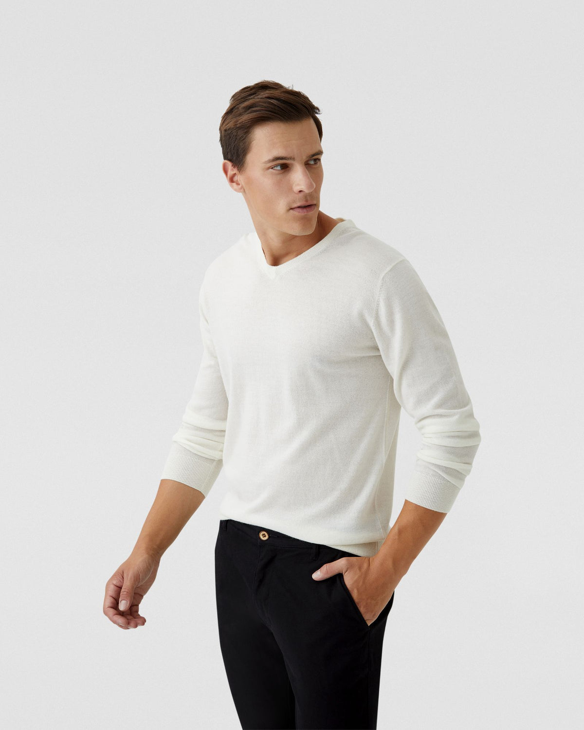 V-NECK PURE MERINO WOOL KNIT MENS KNITWEAR