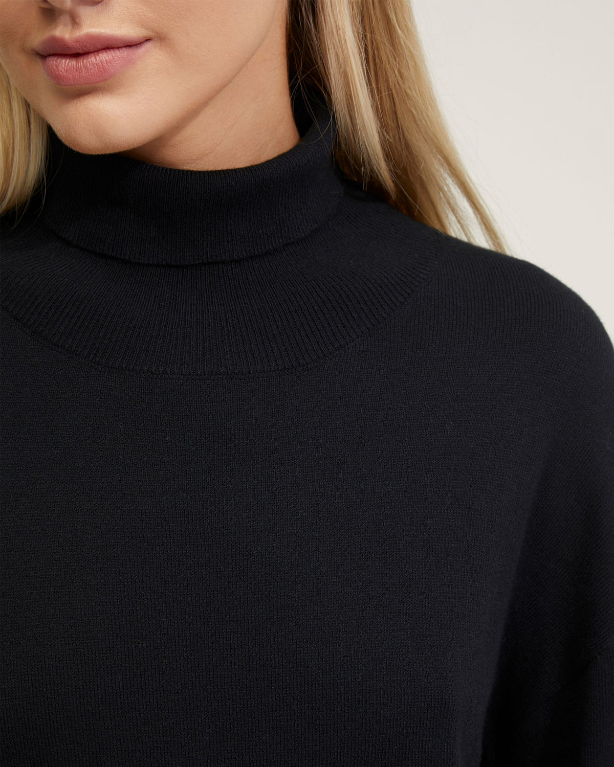 Totti Oversize Turtle Neck Knit