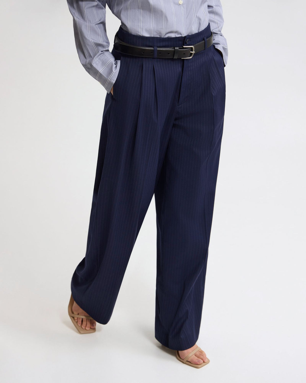 THEA LOW BELT LOOP PANT WOMENS PANTS