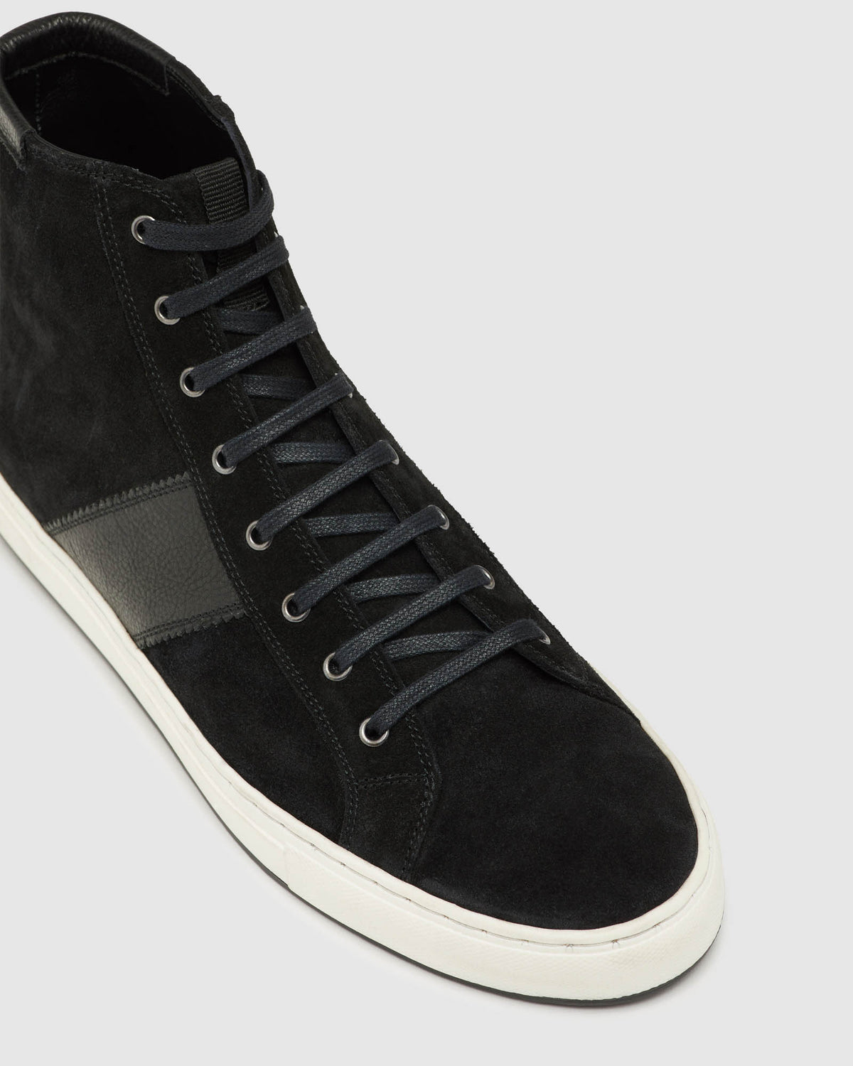 ALVIN HI TOP TRAINER